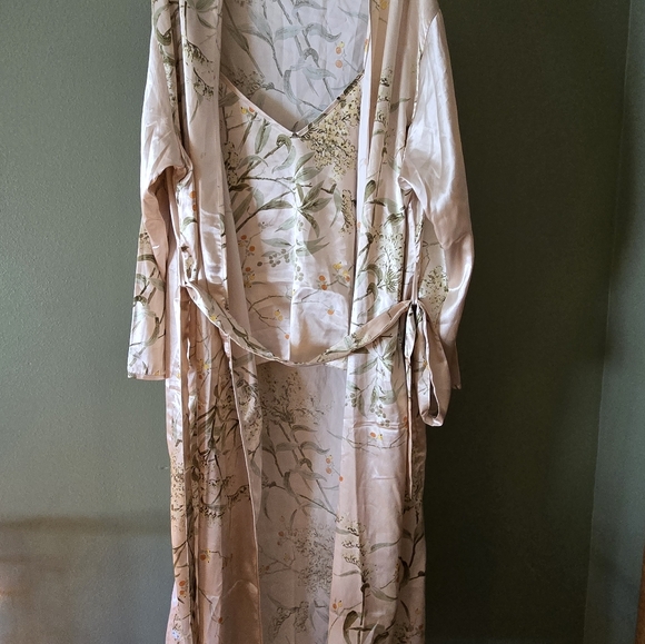 Lounge Set With Robe L - Picture 2 of 6